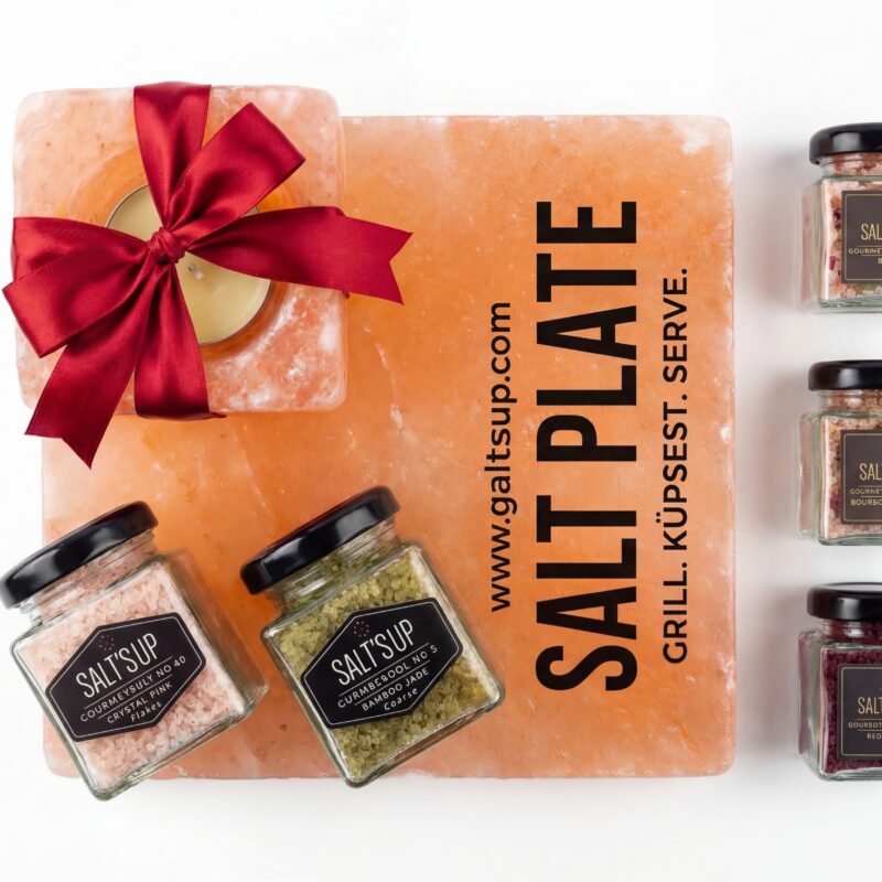 Kinkekomplekt soolaplaadi, soolast küünla-aluse ja 5 soolaga.
